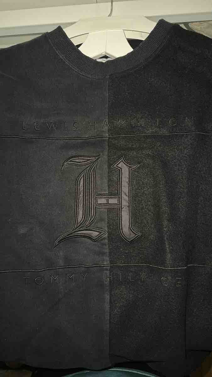Tommy Hilfiger Maglioni & Felpe: Pull Tommy Hilfiger Lewis Hamilton noir taille M – Usato da Boudry venduto da ale_8t28 2
