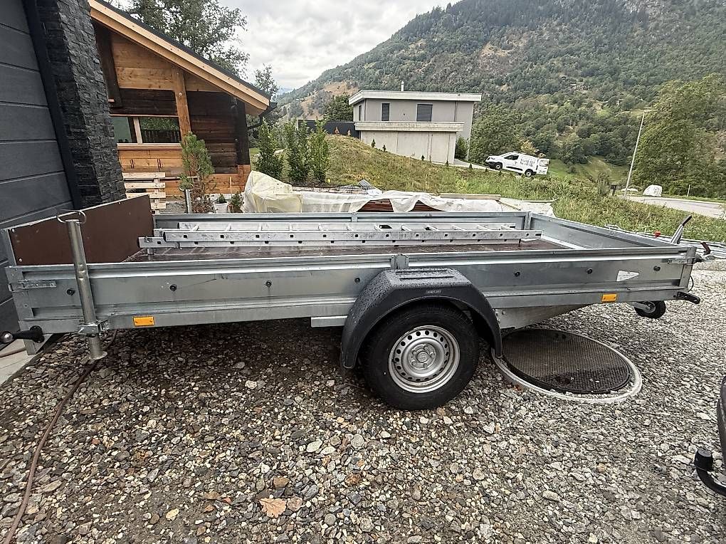 Rimorchi: Autoanhänger/Sachentransporter – Usato da Naters venduto da brunteles