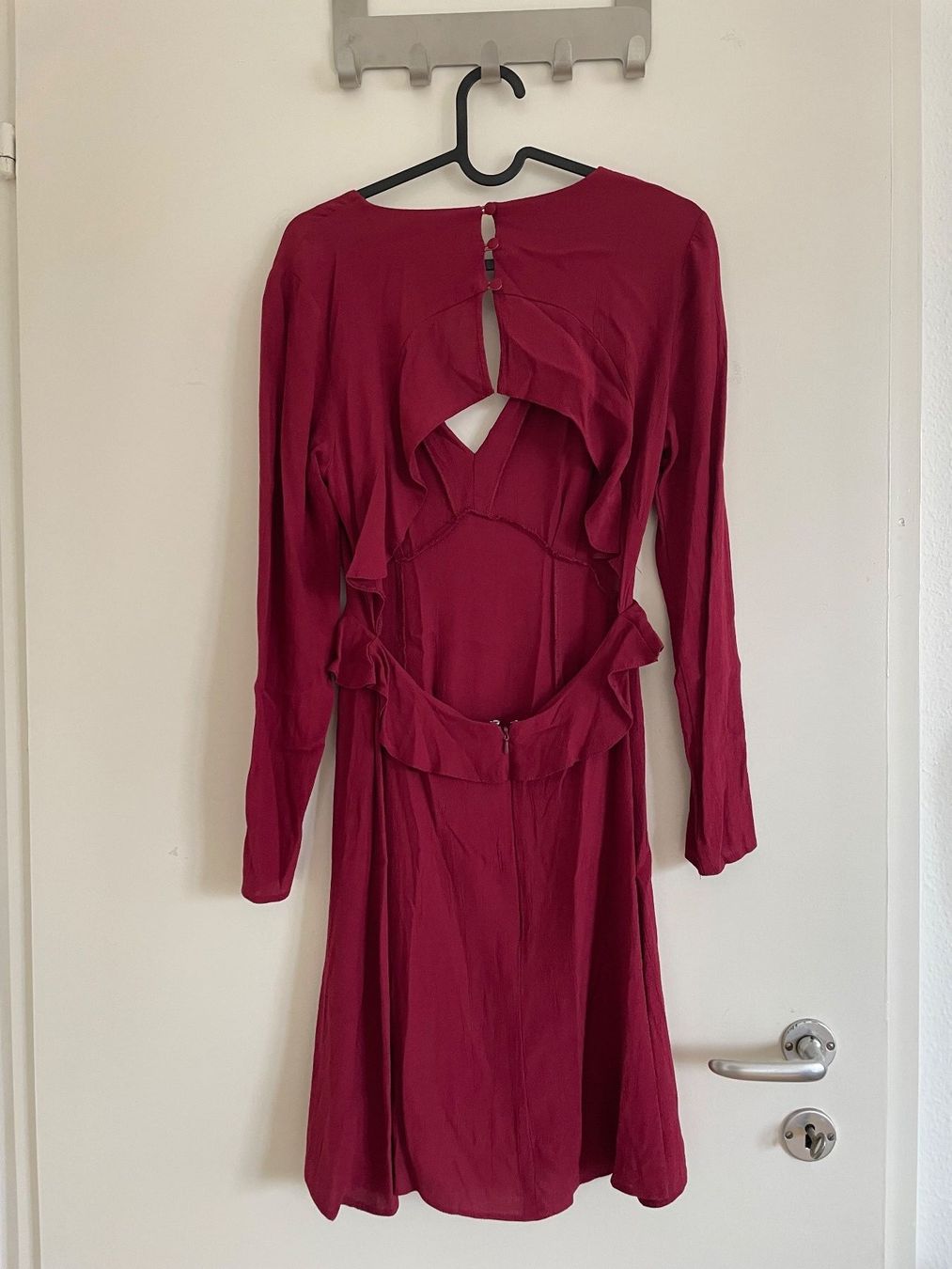Kleider: Weinrotes Asos Kleid – Gebraucht aus Basel von schnudibu 1