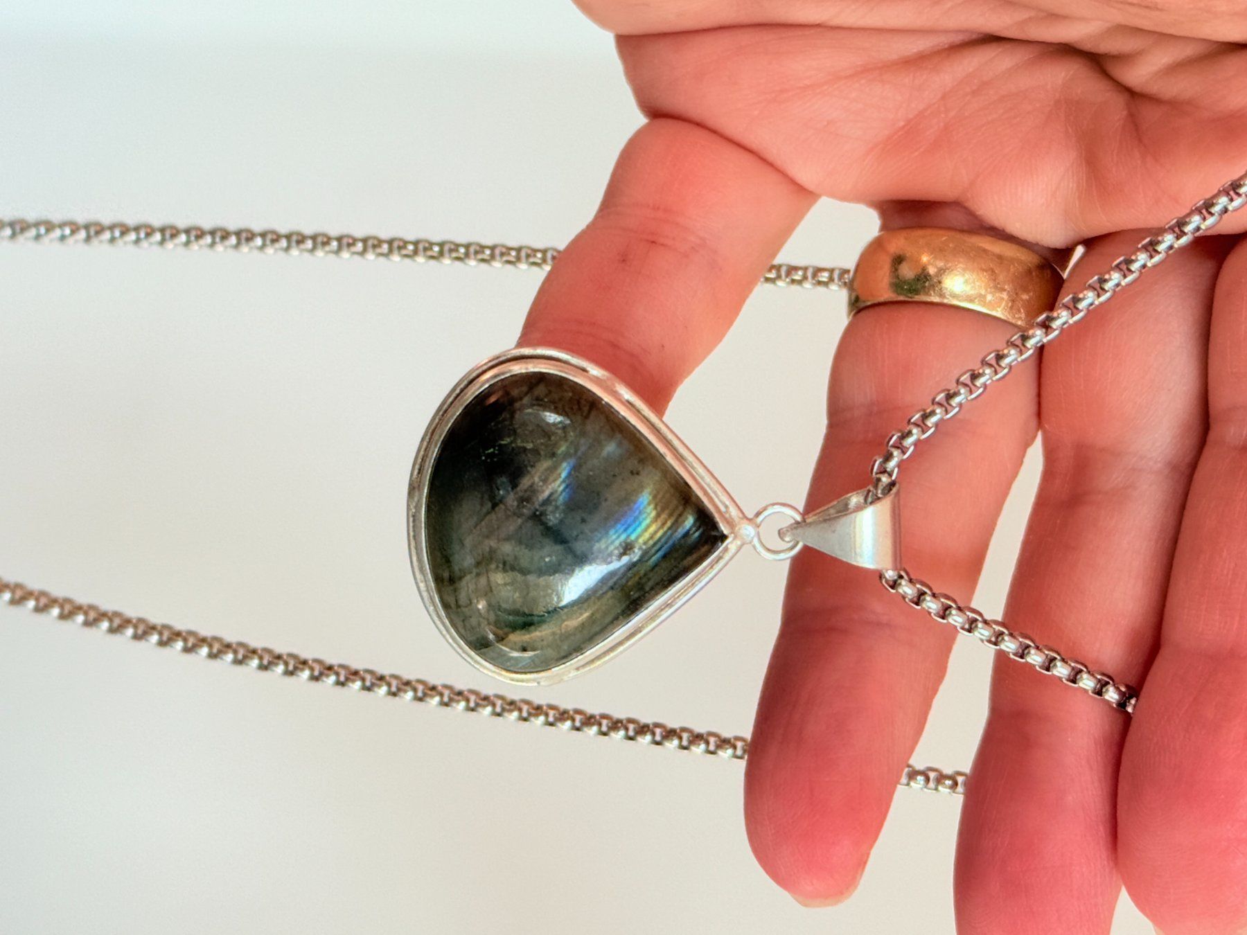 Catenine: Collier Labradorite , Pendentif Goutte d'Eau – Nuovo e nell'imballaggio originale da Genève venduto da AGBERG 2