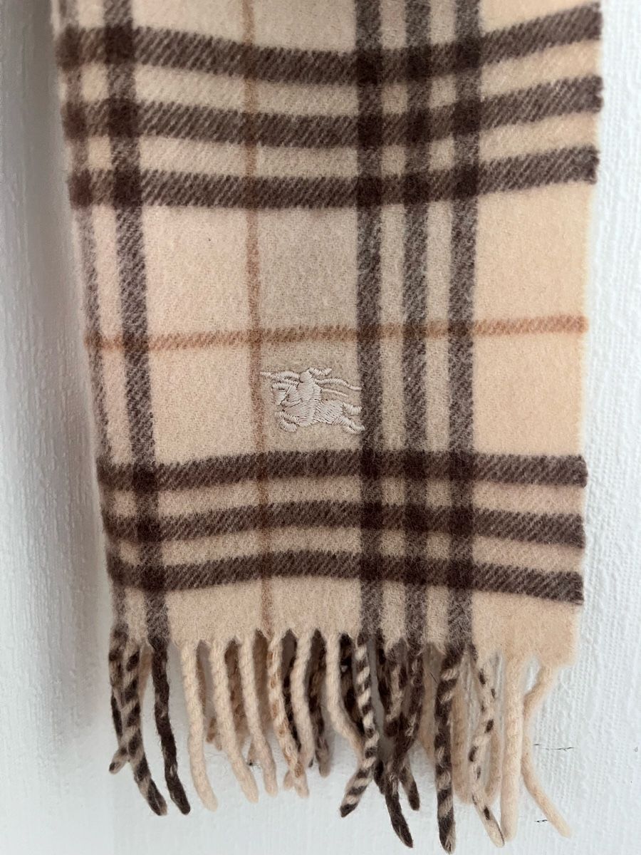 Burberry Foulard & Sciarpe: Burberry Wool Scarf Original – Usato da Lausanne venduto da Danash 2
