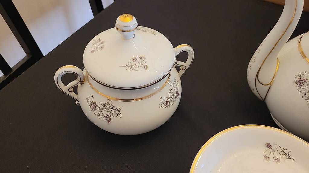 Set di piatti: Teeservice Vintage Mehrteilig – Usato da Münchenstein venduto da Flip_2405 1