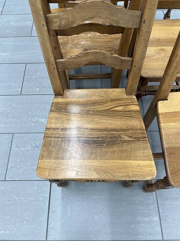 Stühle: Antike Holzstühle – Gebraucht aus Biel/Bienne von Sec-hand-Biel 2