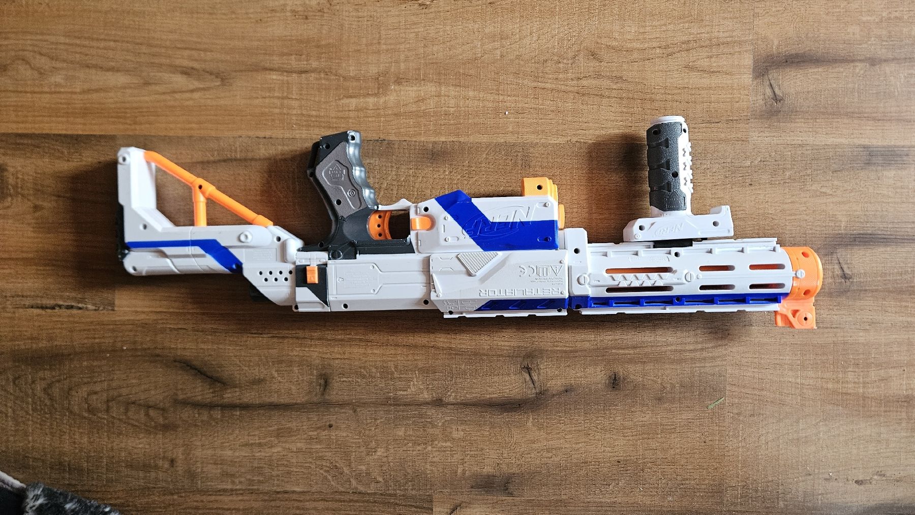 Nerf Spielzeuge: 5× Nerf Gun mit Zubehör – Gebraucht aus Adetswil von ._Pandaking_. 2