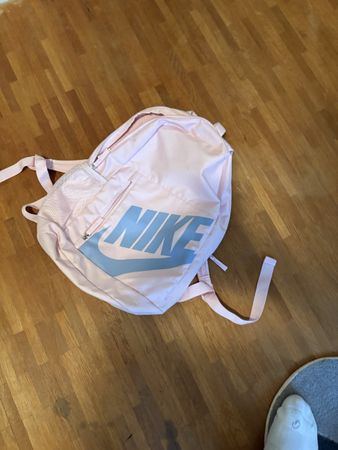 Nike Rucksack hellrosa Farbe guter Zustand gebraucht