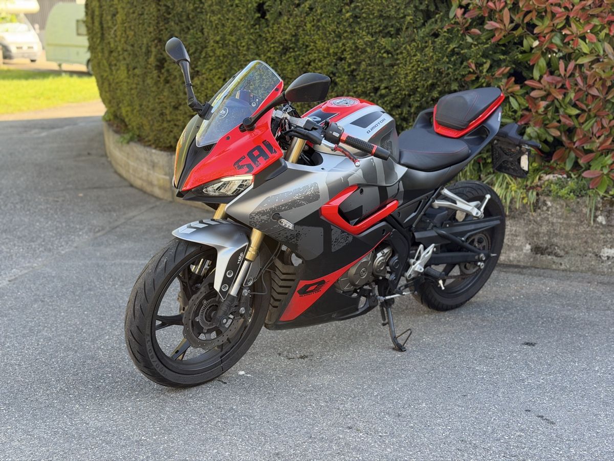 Strasse: QJMOTOR SRK 125 R 2025Jg – Gebraucht aus Zullwil von Autocentersalii