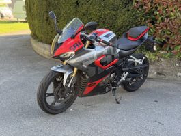 QJMOTOR SRK 125 R 2025Jg