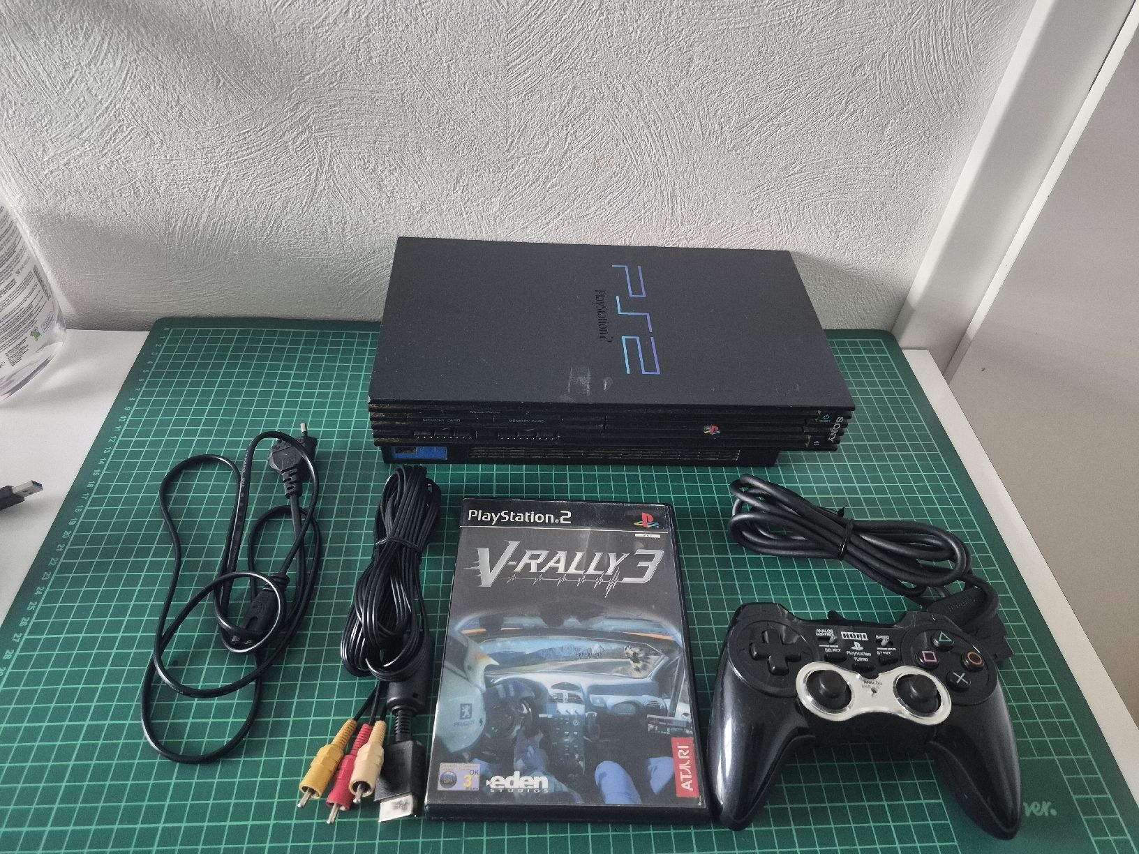 Sony Konsolen: Playstation 2 console with V-Rally 3 and controller – Gebraucht aus Meyrin von Retro-GZ 1
