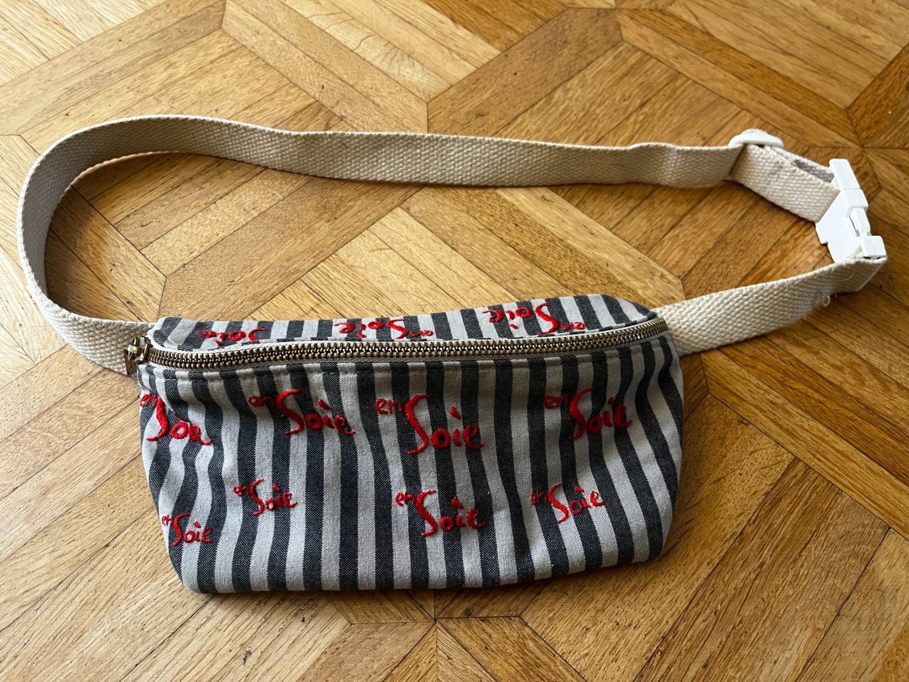 Ensoie Borse da donna: EN SOIE Bauchtasche – Usato da Zürich venduto da Vreni007