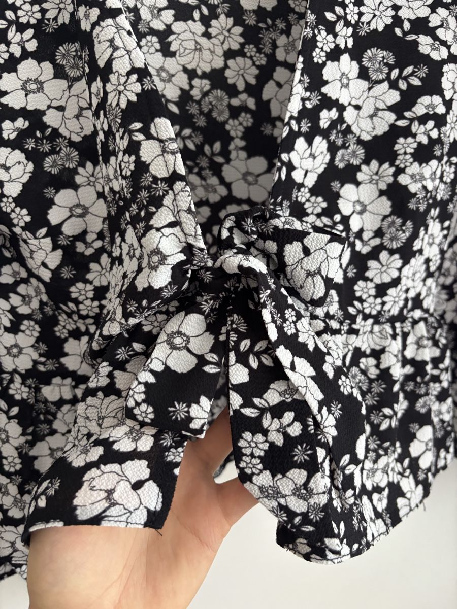 New Look Blusen: Bluse mit Blumenmuster – Gebraucht aus Winterthur von leimaj 2