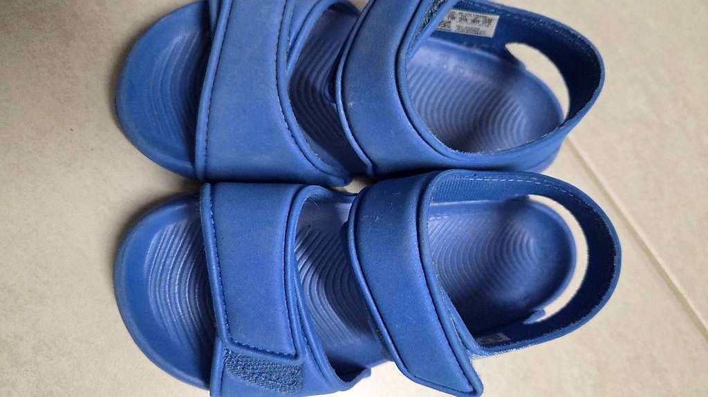 Adidas Scarpe per ragazzi: Adidas Badeschuhe Grösse 29 – Usato da Würenlingen venduto da ram_97c8