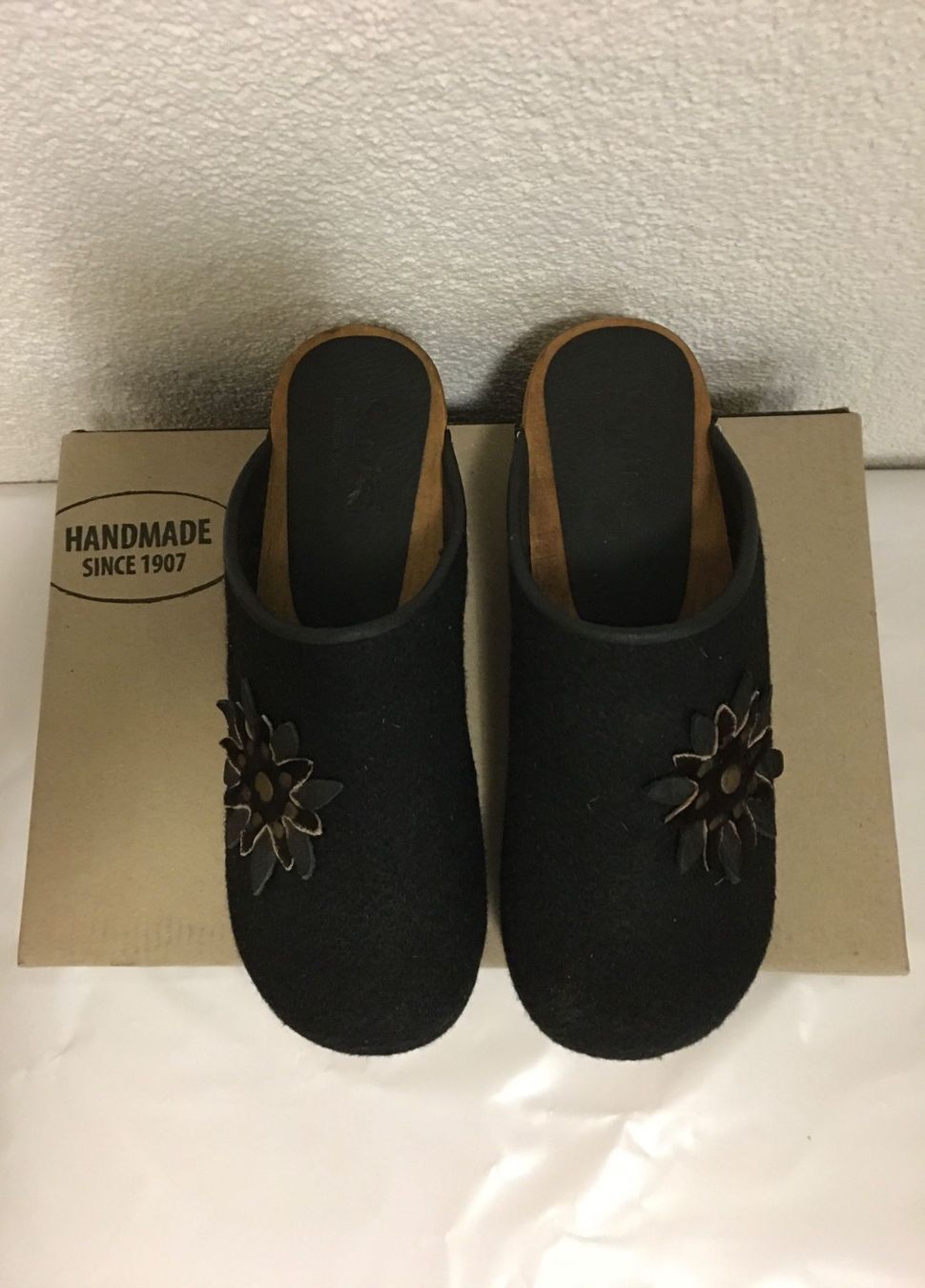 Scarpe da donna: SANITA Danish Clogs mit Edelweiss Schwarz Gr. 41 – Nuovo e nell'imballaggio originale da Zürich venduto da LIQUIDATOR.CP 1
