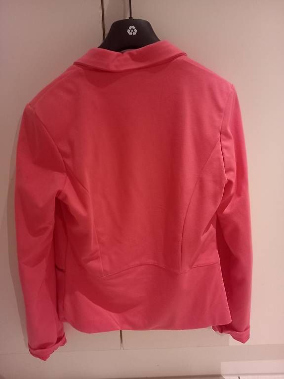 Vestes: 2 blazers pour femme taille S – D'occasion à givisiez par odilev 3