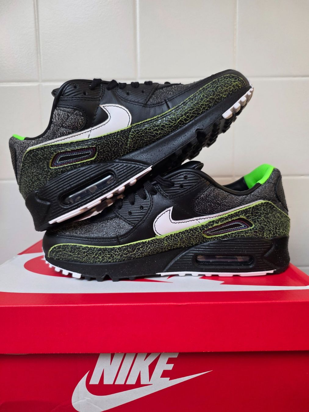 Nike Scarpe da uomo: Nike Air Max 90 – Nuovo e nell'imballaggio originale da Fleurier venduto da dav_xx8y 1