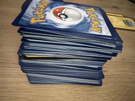 Ein Haufen Pokemon Karten