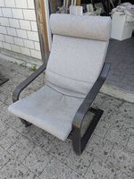 Ikea Poäng Sessel und Hocker grau