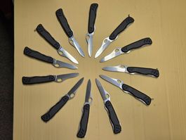 Lot couteaux Victorinox  2008 à 2019 neufs armée suisse