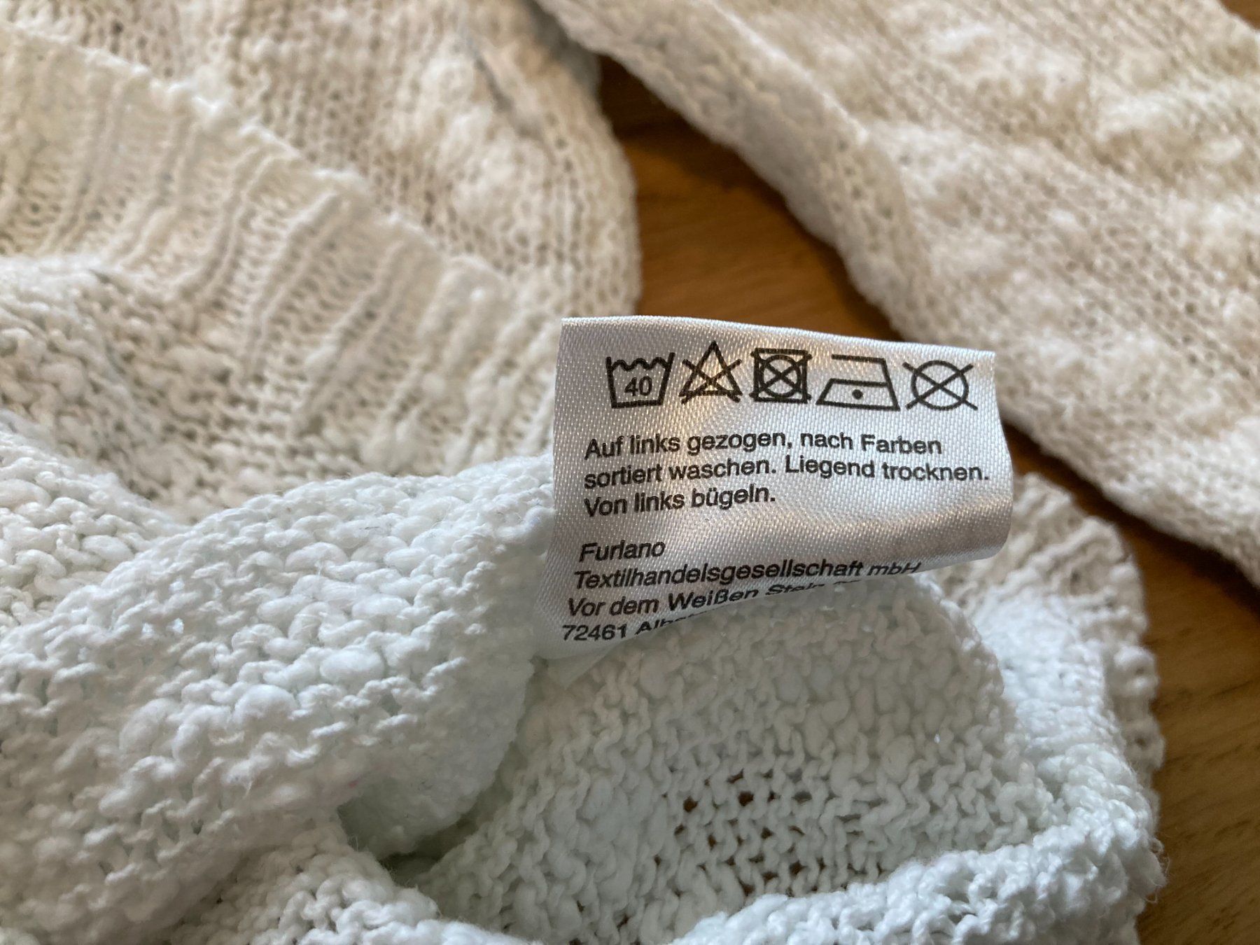 Pulls et sweat-shirts: Dünner Strickpullover – D'occasion à Muttenz par Juvenile33 3