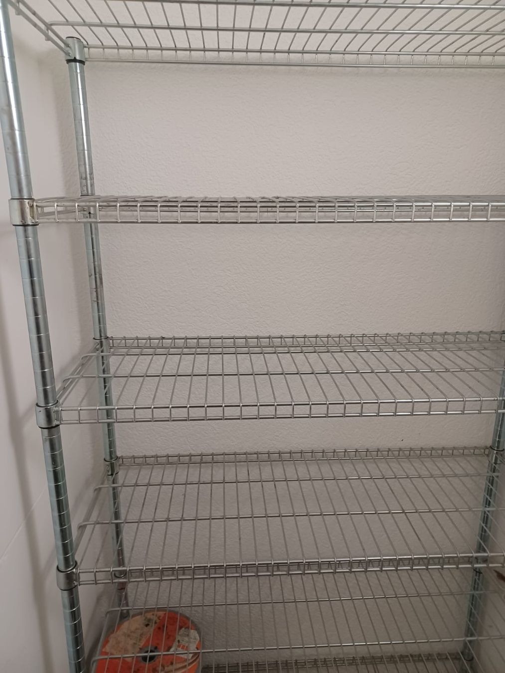 Scaffali: 2x Regal (Metall) – Usato da Bern venduto da Sudowudo