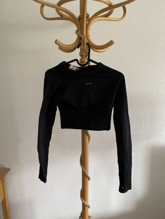 Gymshark Crop Top Schwarz, Langarm, Grösse S - Neuwertig!