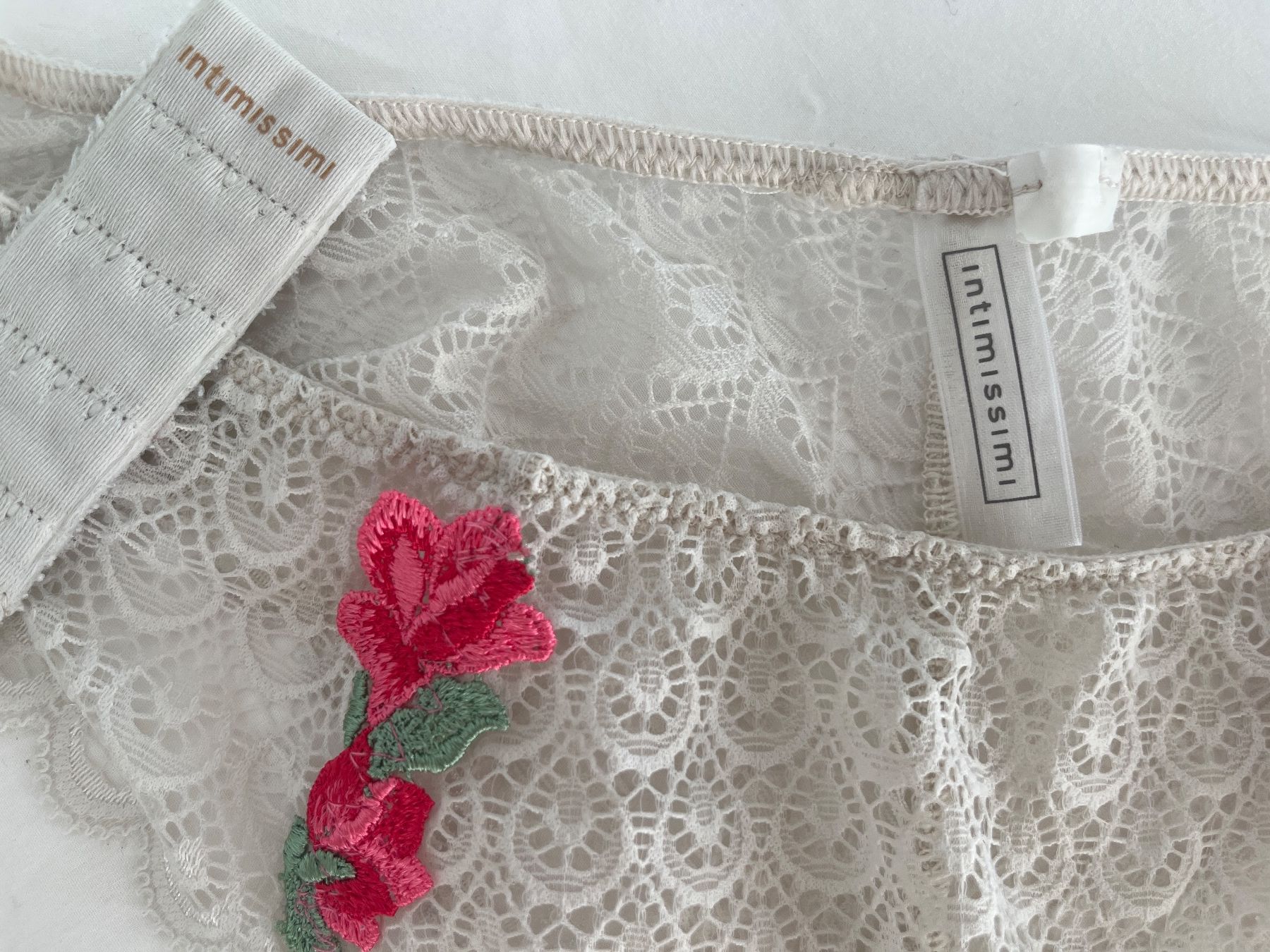 Intimissimi Altra biancheria intima: Intimissimi lace bra and slip – Usato da Rüschlikon venduto da ant_5v7g 4