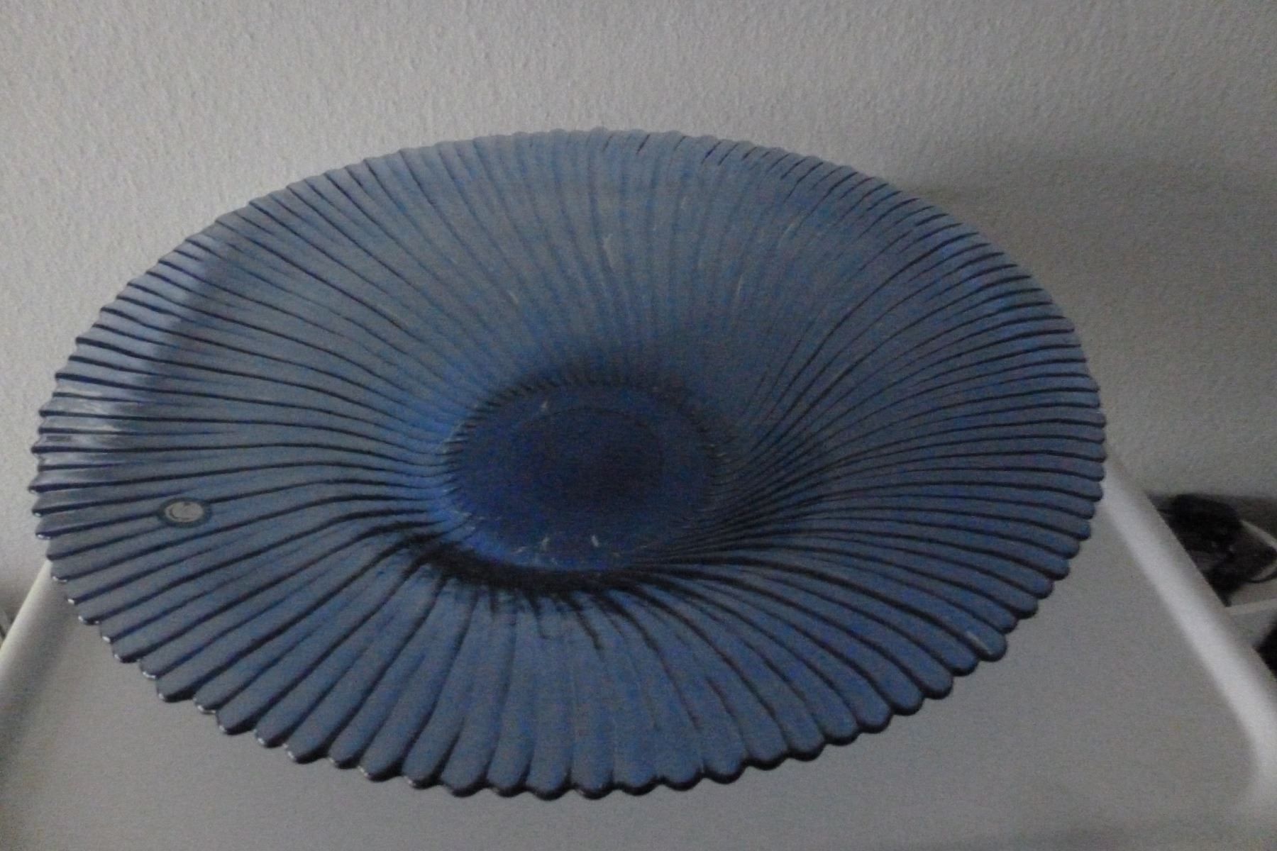 Plateaux: Alte große Platte. Schöne blaue Farbe. – D'occasion à Emmen par newdeal1970 2