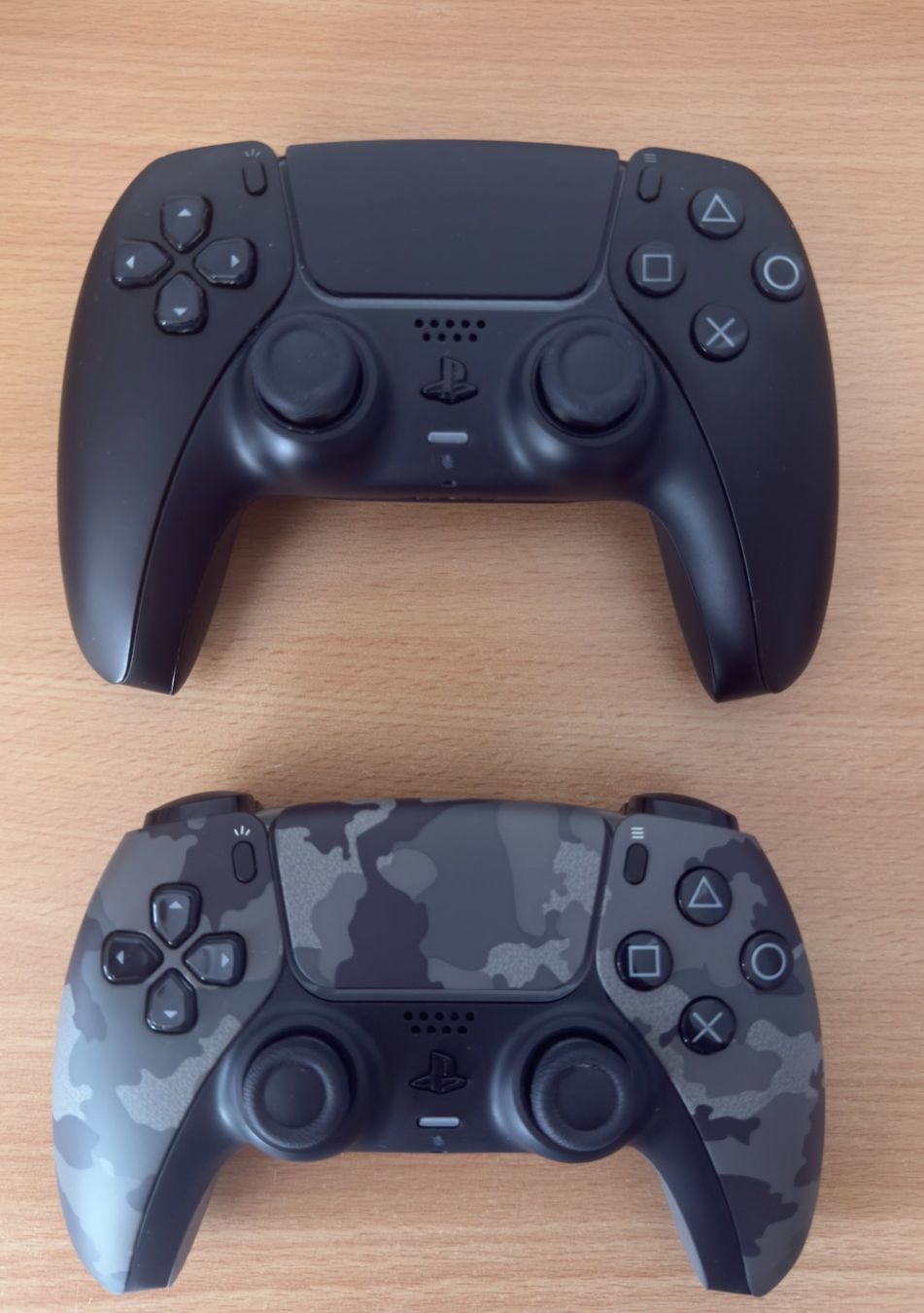 Sony Console: Sony PlayStation 5 Disc Edition + 2 Controller (Schwarz & Ca – Usato da Wettingen venduto da Ale_14o 4