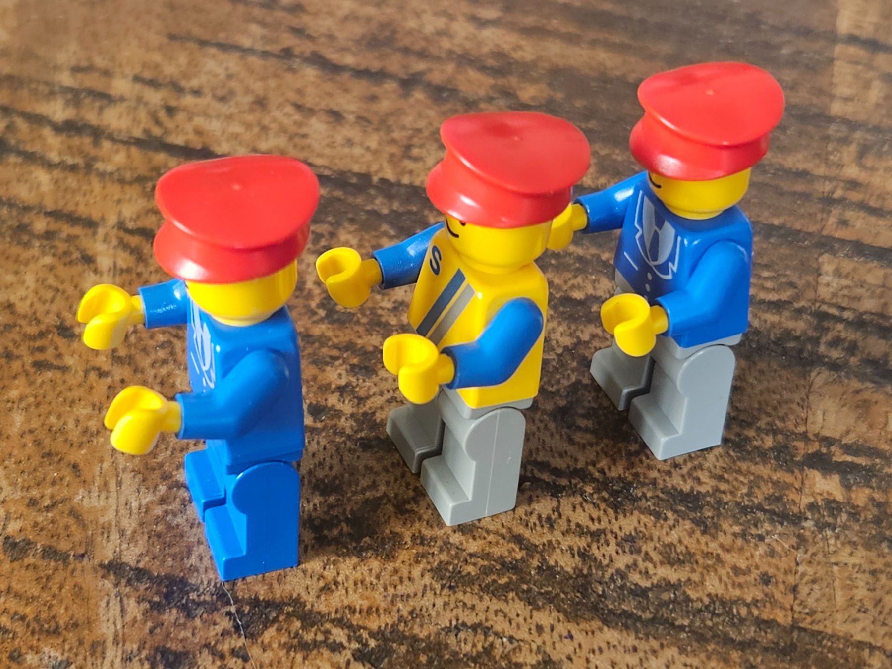 Lego Kit di costruzioni: lego lot de 3 figurines – Usato da Confignon venduto da Ecrofigs 2