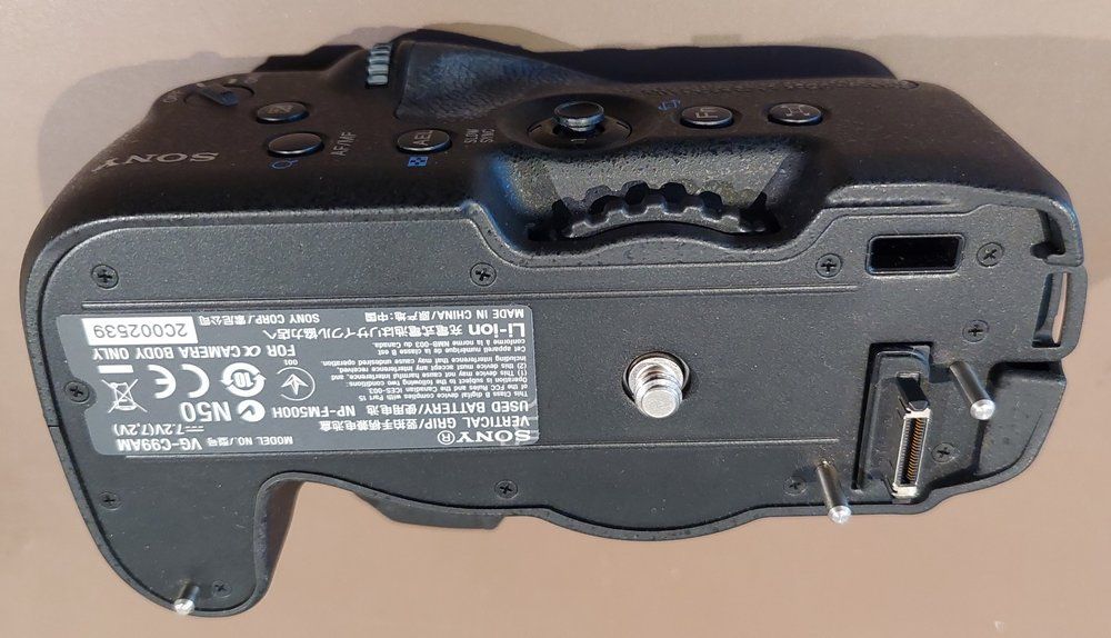 Altri Accessori: Sony VG-C33AM Vertikalgriff / Batteriehalter – Usato da Künten venduto da Betasik