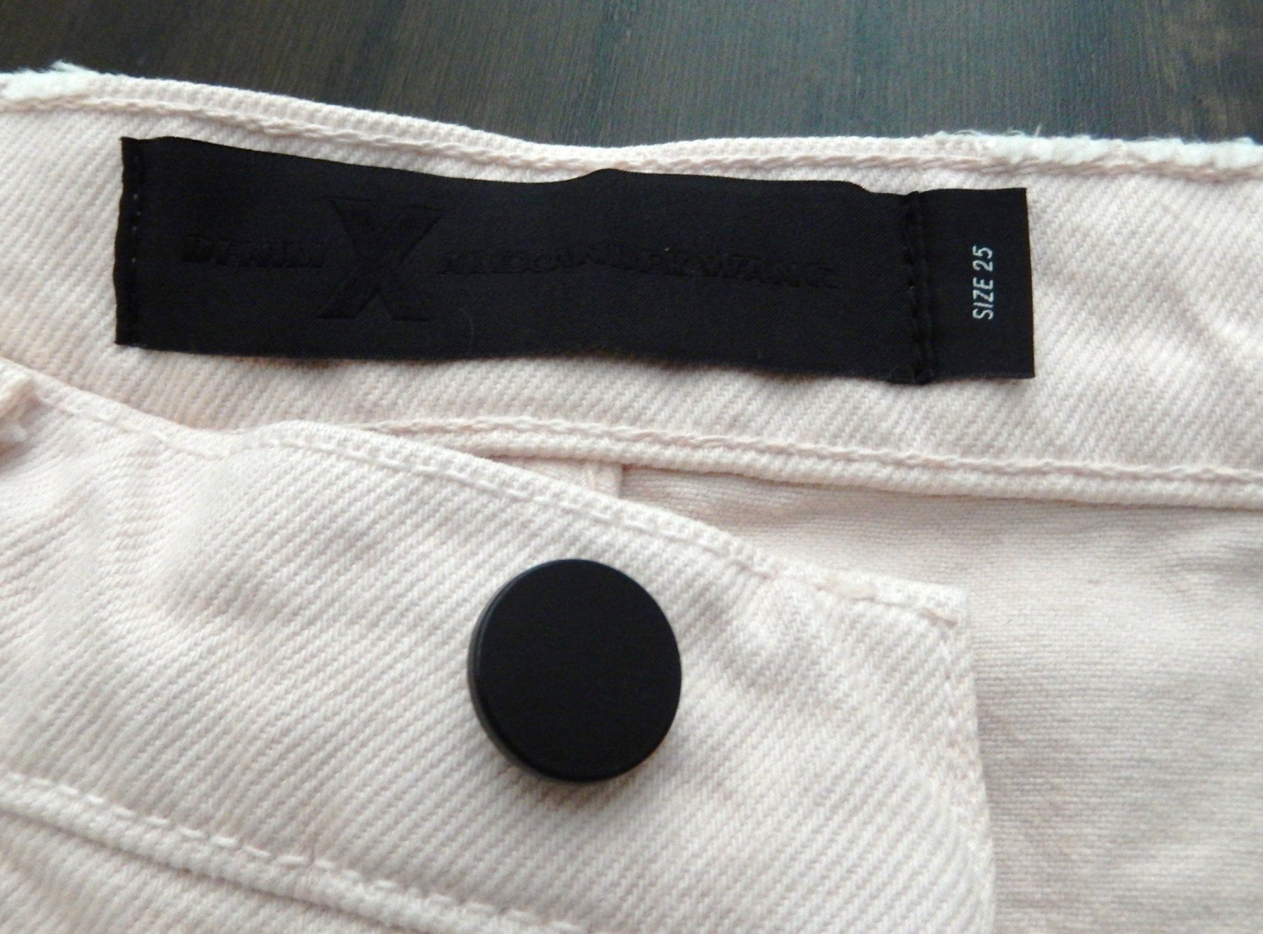 Alexander Wang Jeans: Orig. ALEXANDER WANG Distressed Shorts Gr. 36 – Usato da Tuggen venduto da vivira 8
