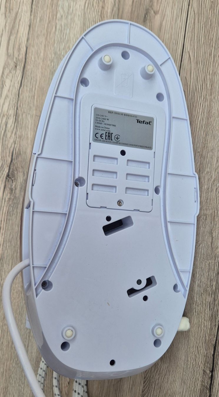 Tefal Bügeleisen: TEFAL Express Essential Bügeleisen mit Wassertank – Gebraucht aus Neerach von SilliS 7