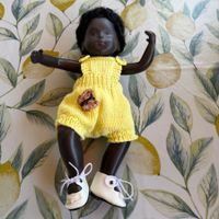 Schwarze Sasha Puppe Baby Mädchen, krauses Haar, RAR + süss!