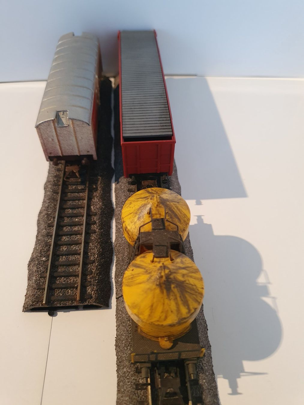 Lima Modelleisenbahnen: 3 Lima Güterwagen / DC / 1:87 / Verschmutzt – Gebraucht aus Zürich von BLS58MA 3