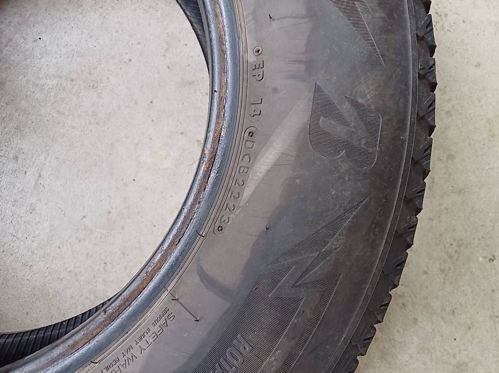 Bridgestone Pneus & Roues: Winterpneu 205 80 16 C – D'occasion à Roggwil BE par mosquito69 3