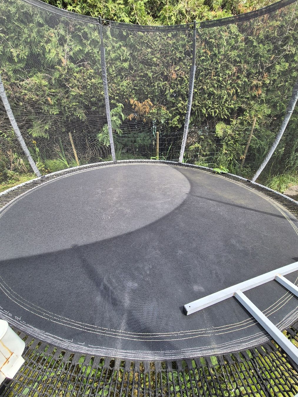 Trampoline: Trampoline LeJump diamètre 305 cm – Gebraucht aus Carrouge VD von HT23 3