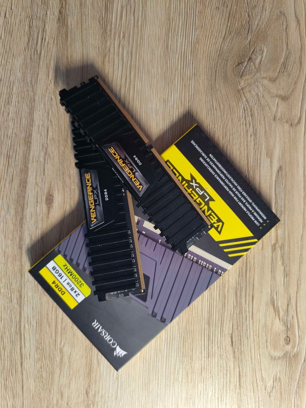 Corsair Mémoires / RAM: 2x8 GB DDR4 RAM – D'occasion à Lugano par 3L1554