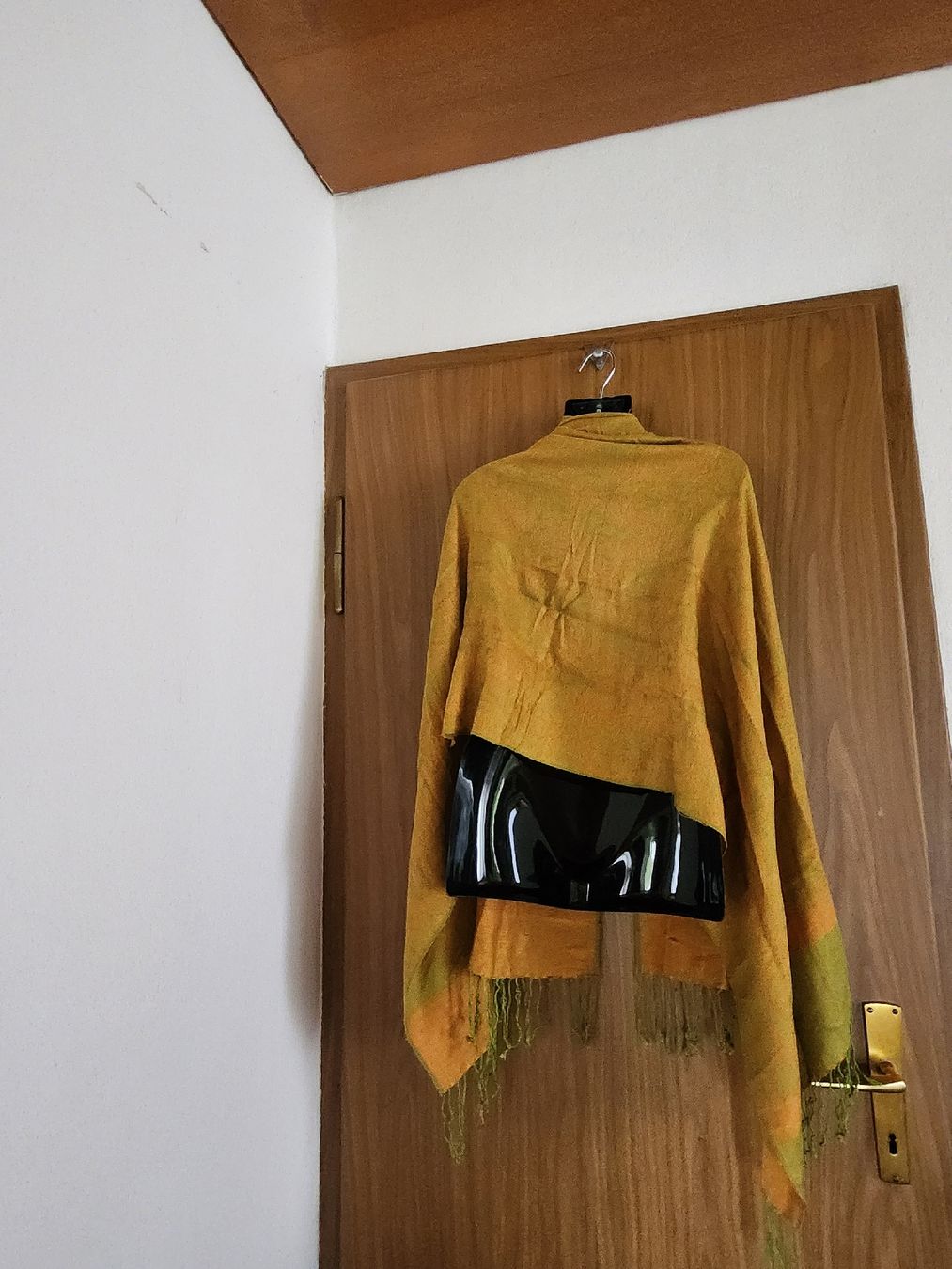 Foulard & Sciarpe: Châle en pashmina et soie, couleur moutarde – Usato da Niedergösgen venduto da Eva2410 1