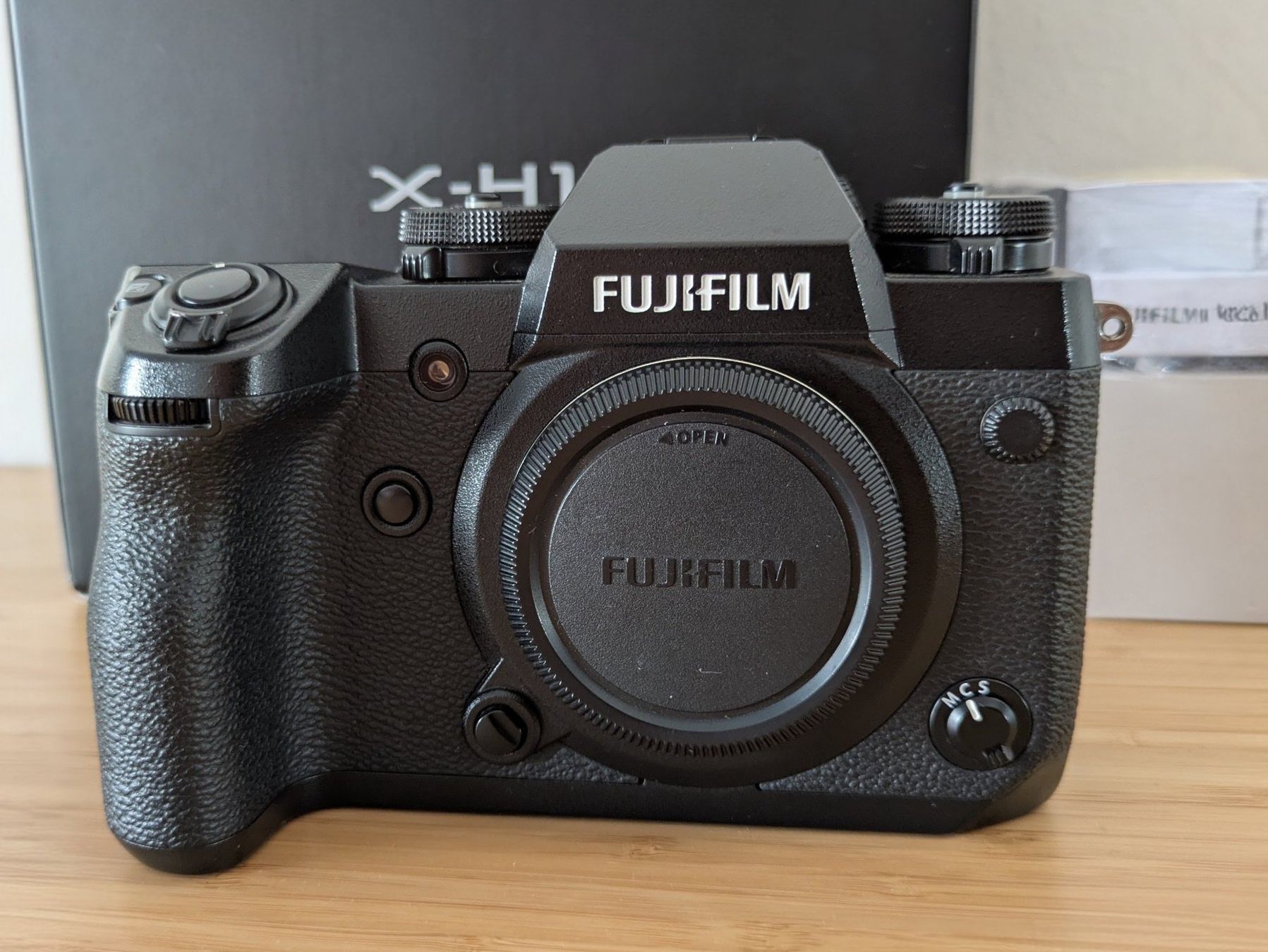 Fujifilm Appareil photo: Fujifilm X-H1 Camera Body – D'occasion à Basel par adr_gmt9 1