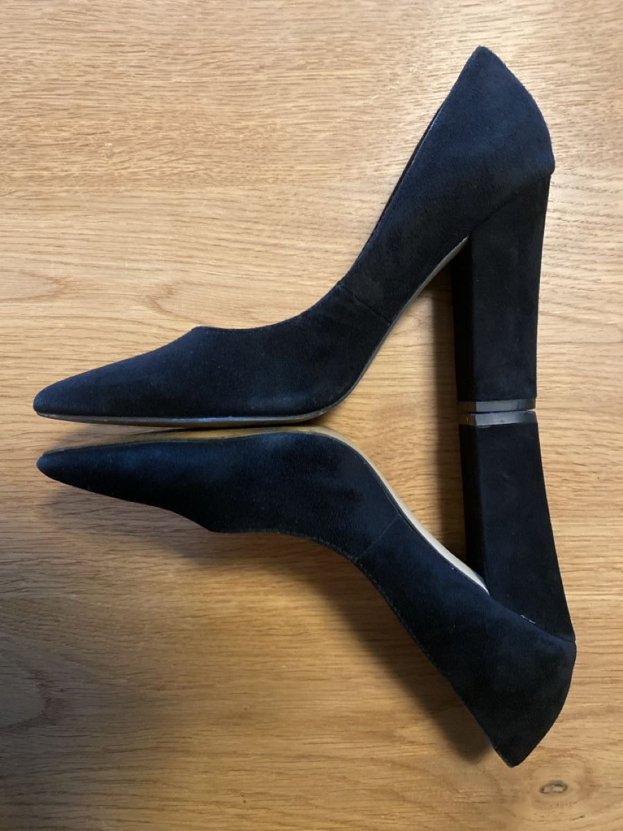 Esprit Damenschuhe: Schwarze Esprit Wildleder Pumps, Gr. 38 – Gebraucht aus Wittenbach von Kalt_K90 1