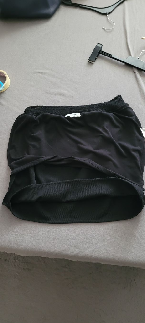 Nafnaf Gonne: Jupe Naf Naf noire texturée, taille  40 /élastique – Nuovo (secondo la descrizione) da Vevey venduto da x_y_f 3