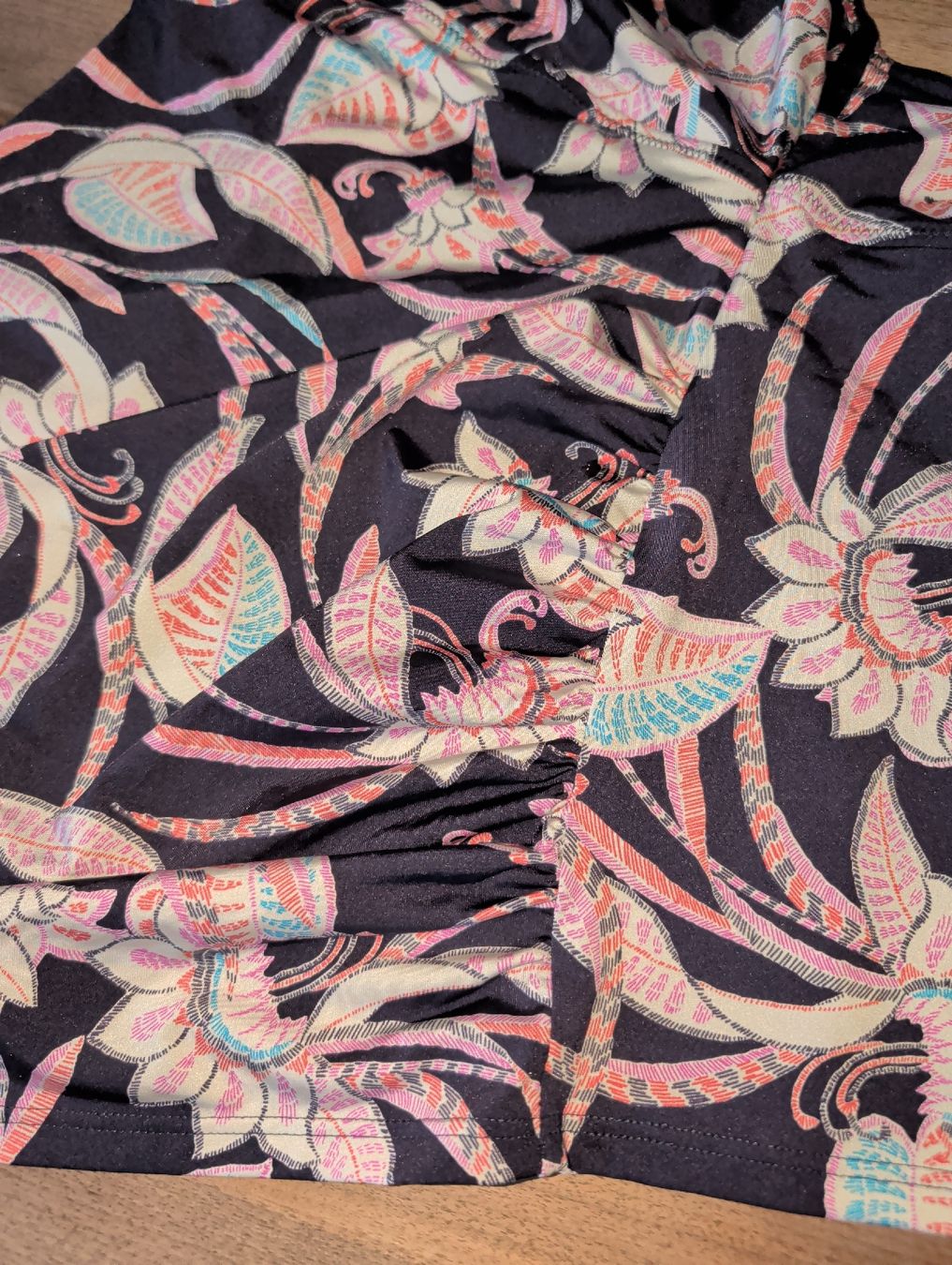 Costumi da bagno & Bikini: Schwangerschafts Bade-Tanktop Blumenmuster Grösse M – Usato da Heiligkreuz (Mels) venduto da stolzesbuebemami 1