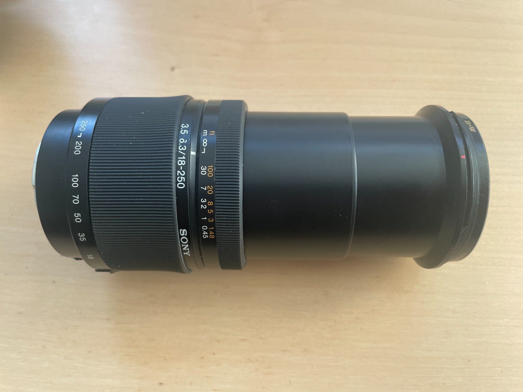 Sony Obiettivi: Sony Superoomobjektiv 18-250 (A-Mount) – Usato da Liestal venduto da fisch19 1