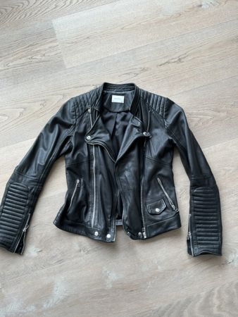 Lederjacke Gestuz Electra schwarz Grösse 36 super Zustand