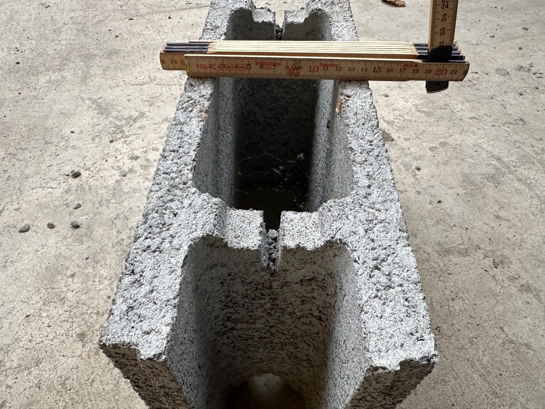Baustoffe: Betonschalungsstein 17 Stk. – Gebraucht aus Volketswil von  1