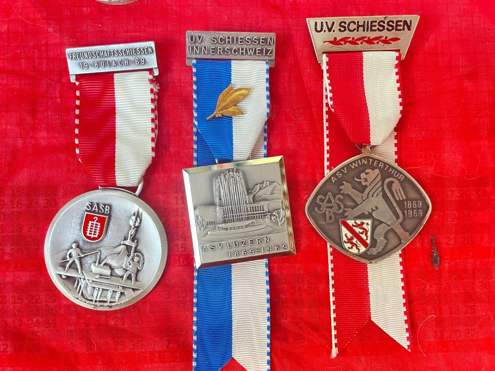 Rehhaarrosette Mit Schützenabzeichen | Trachtenzubehör Für Herren