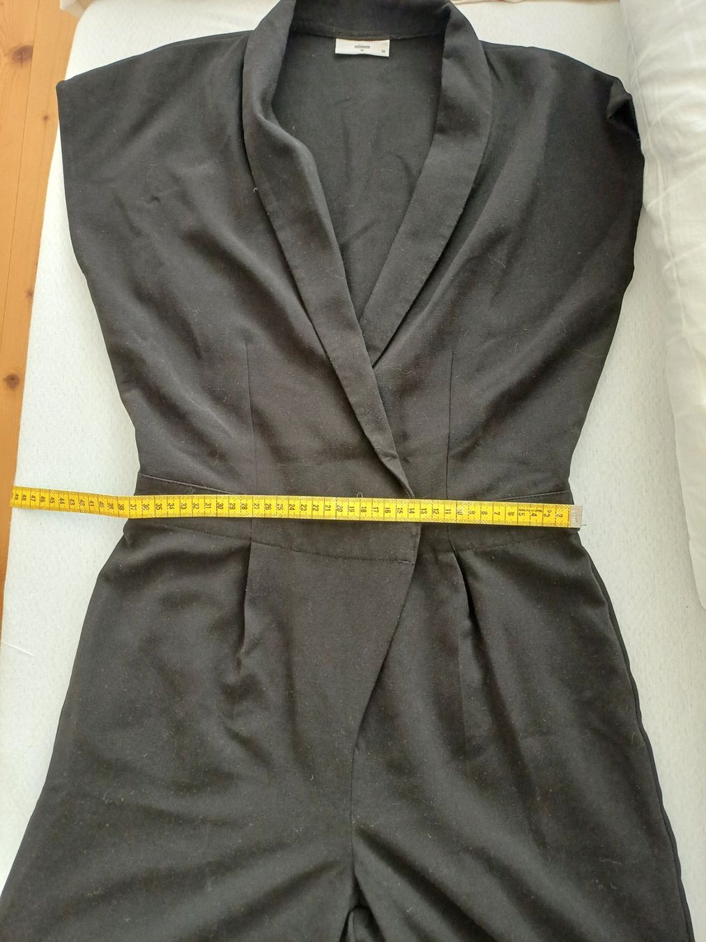 Tute: Schwarzer Jumpsuit von Minimum Grösse 38 Top! – Usato da St. Gallen venduto da luc_kw7x 7