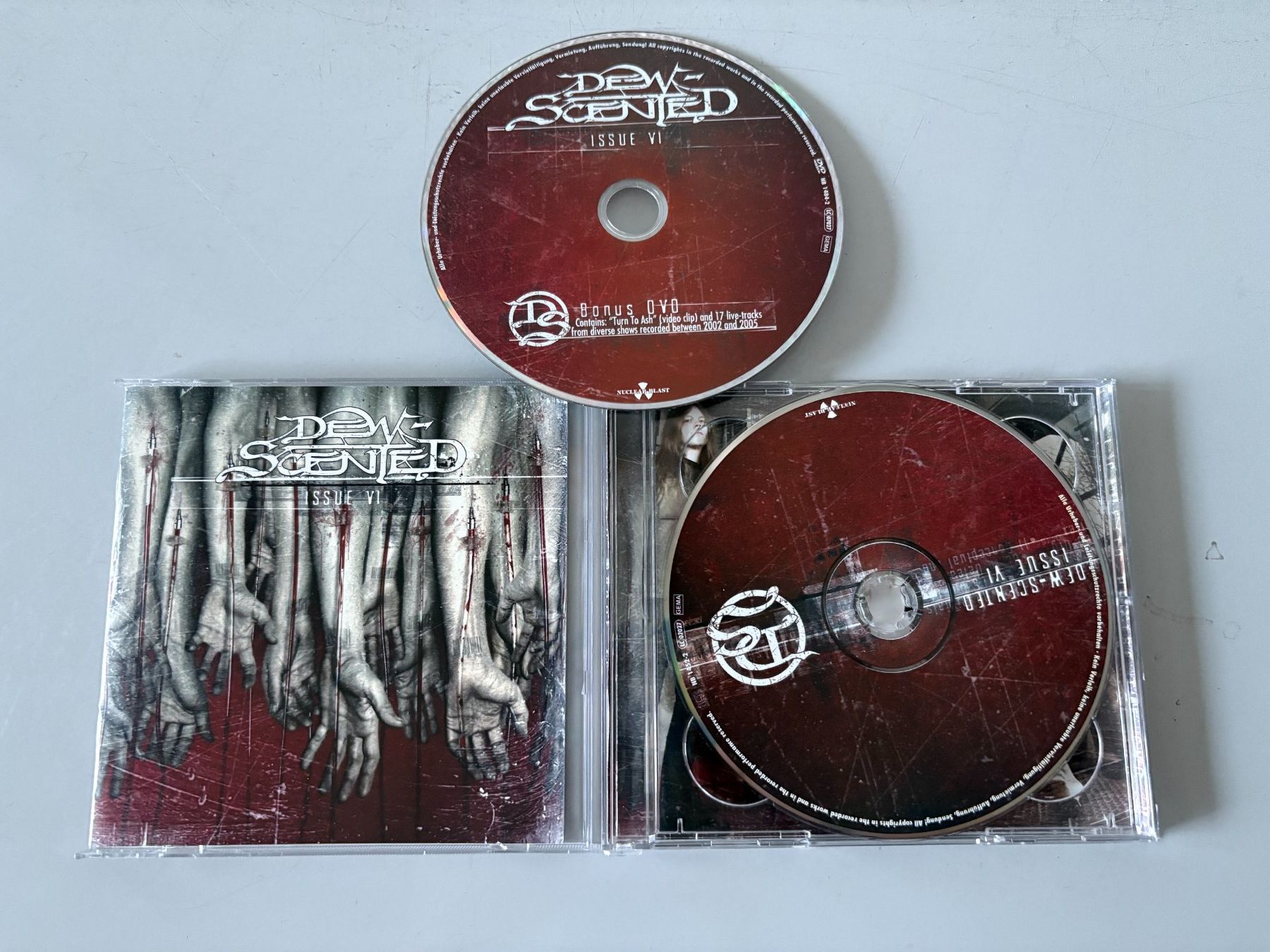 CD: DEW-SCENTED - Issue VI CD & DVD Thrash / Death Metal – Usato da Wiedlisbach venduto da Andrisa