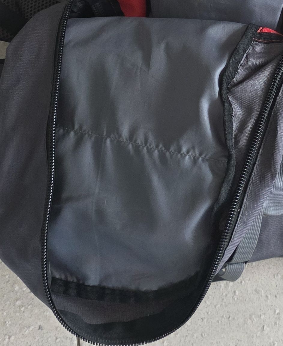 Rucksäcke: Rucksack rot-grau mit Hüftgurt – Gebraucht aus Diegten von Eube 4