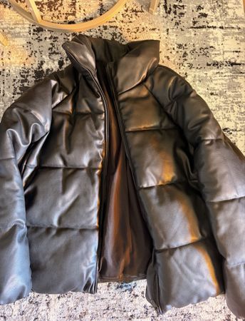 H&M Pufferjacke Kunstleder schwarz Grösse M guter Zustand