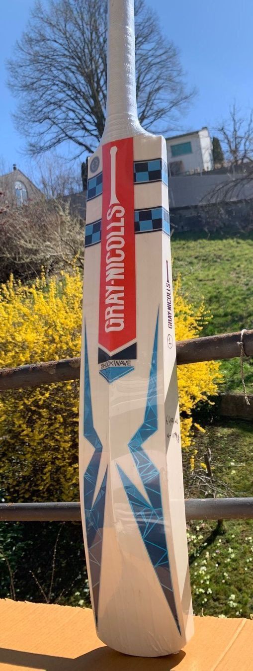 Articoli in legno: Cricket bat Gray-Nicolls Shockwave Gn5 – Nuovo e nell'imballaggio originale da Luzern venduto da ronymamuni 3